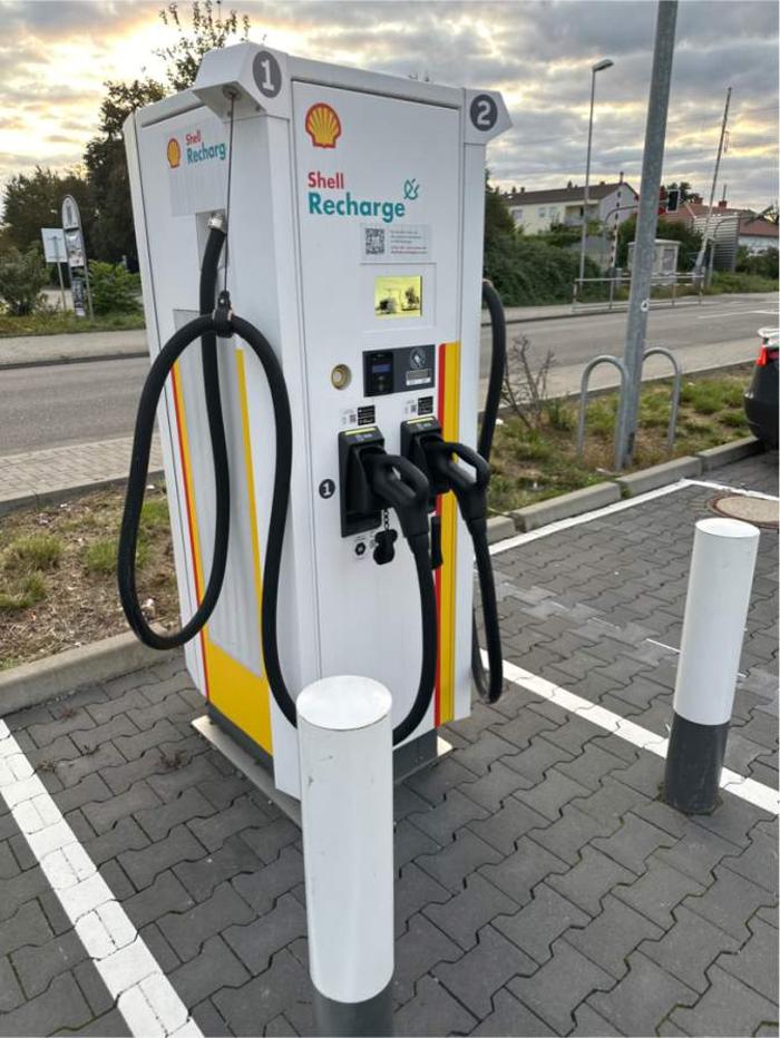 Shell Recharge Charging Station, Edigheimer Straße in Ludwigshafen am Rhein