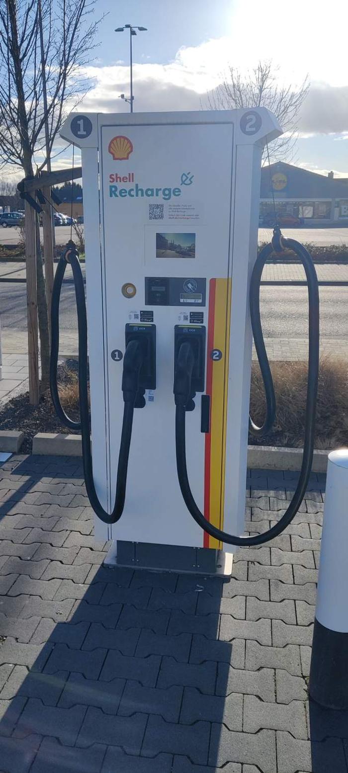 Shell Recharge Charging Station, Edigheimer Straße in Ludwigshafen am Rhein