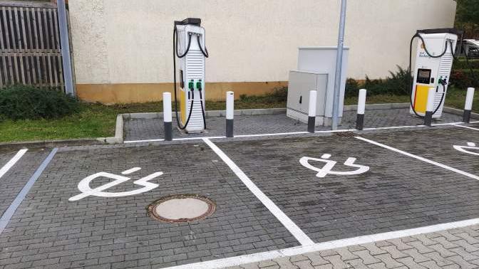 Shell Recharge Charging Station, Askanierring in Berlin