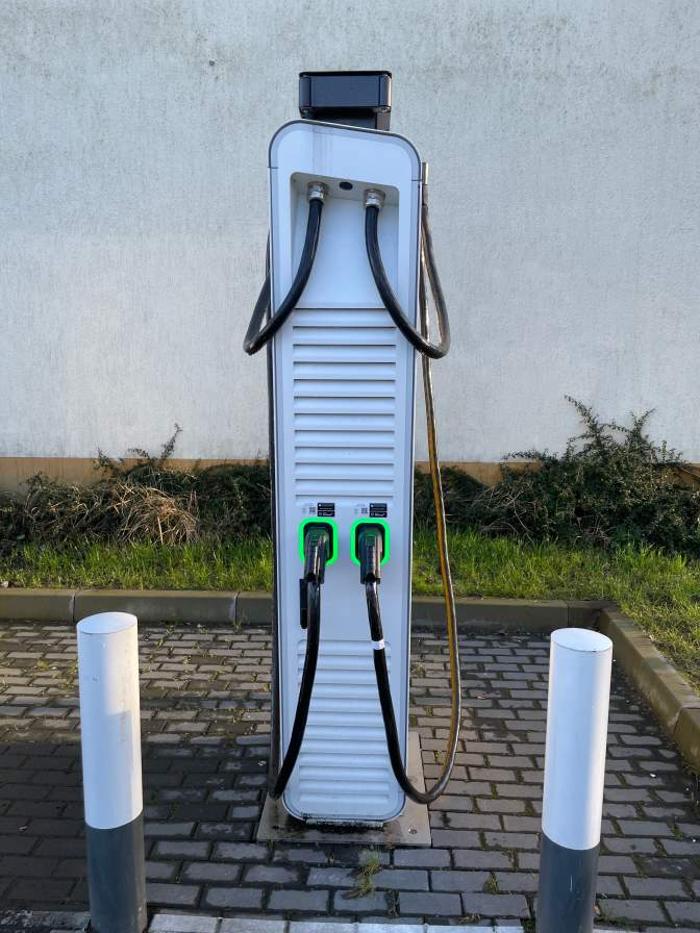 Shell Recharge Charging Station, Askanierring in Berlin