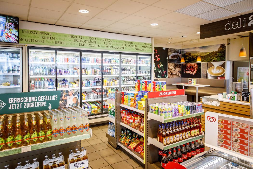 Shell Recharge Charging Station, Jülicher Straße in Berlin