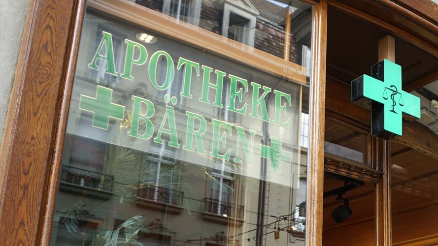 Bären Apotheke Bern, Bim Zytglogge in Bern