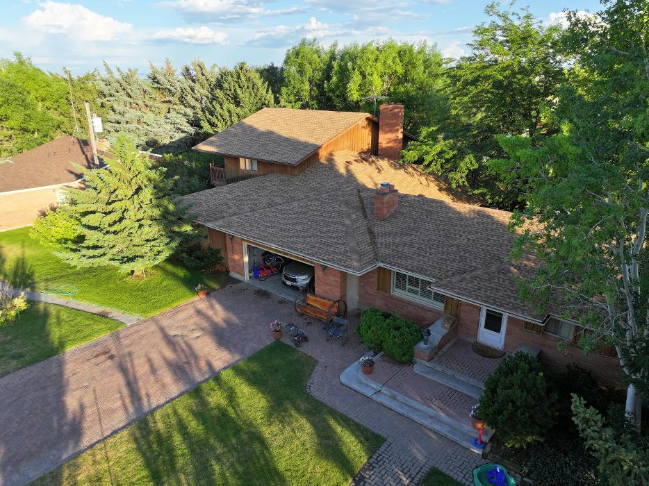 Briggs Roofing Company Logo