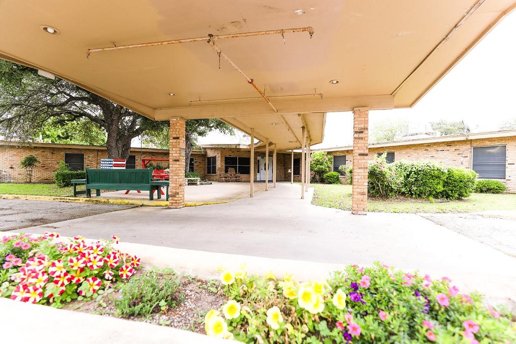 Flatonia Healthcare Center - Flatonia, TX