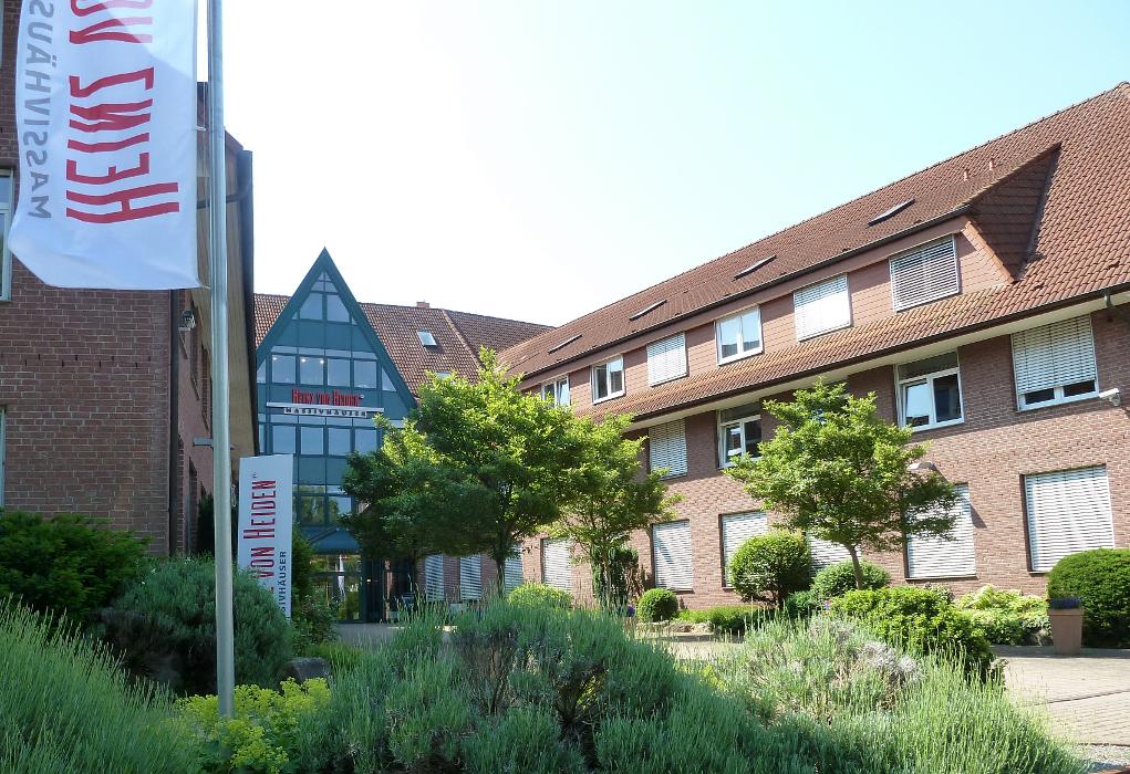 Heinz von Heiden GmbH Massivhäuser - KompetenzCentrum Isernhagen, Chromstraße in Isernhagen