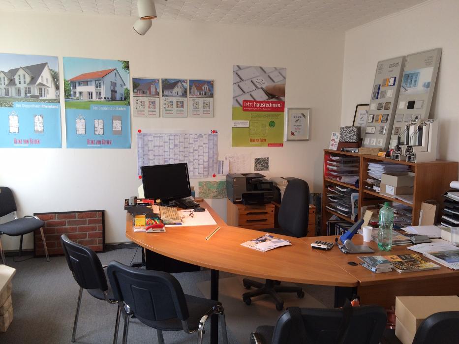 Heinz von Heiden-Stadtbüro Panketal Schwanebeck - Wir bauen Ihr Massivhaus., Dorfstraße in Panketal