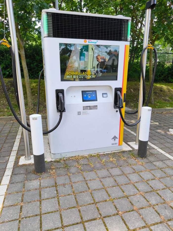 Shell Recharge Charging Station, Kulmseestraße in Berlin