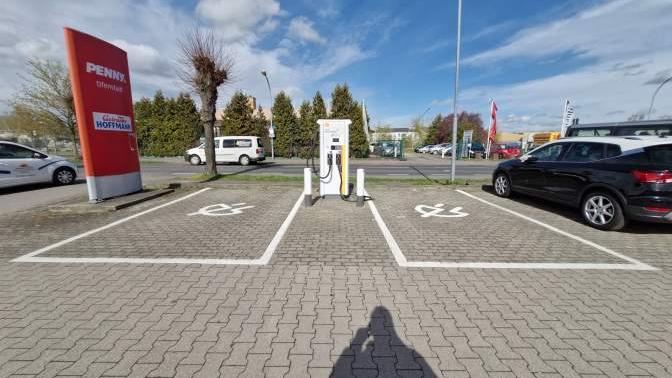 Shell Recharge Charging Station, Rosa-Luxemburg-Straße in Velten