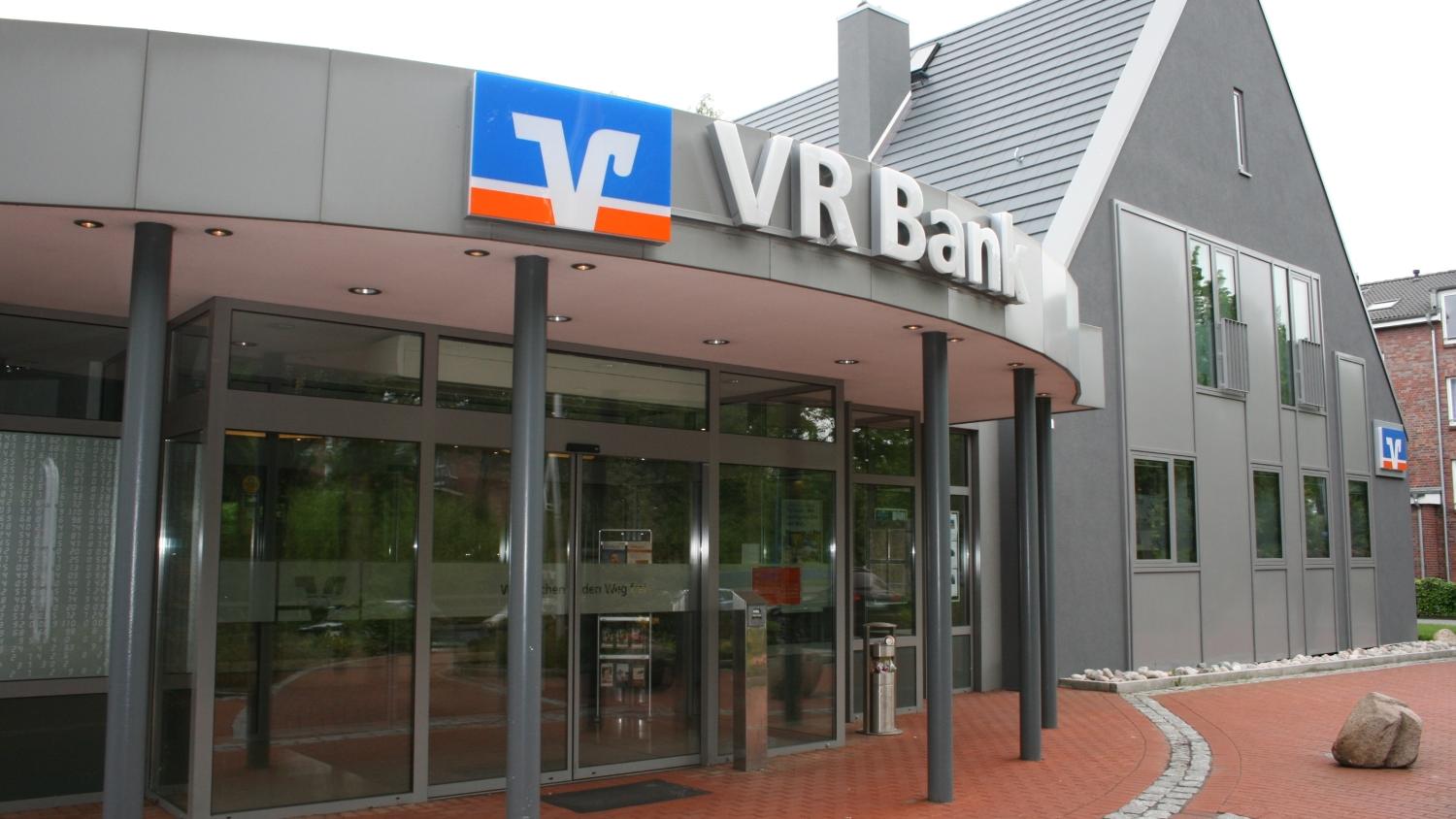 VR Bank in Holstein eG - Geschäftsstelle, Ahrenloher Straße in Tornesch