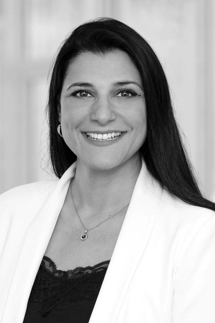 ERGO Versicherung Burcu Can, Bundesstraße in Roetgen