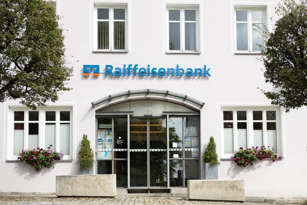 Raiffeisenbank Goldener Steig - Dreisessel eG, Hauptgeschäftsstelle Schönberg, Marktplatz in Schönberg