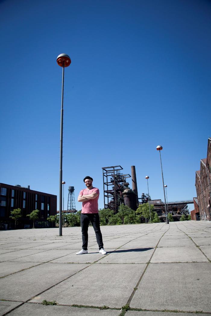 ERGO - Versicherung mit Hut - Phillip Brouwers, Bodelschwingher Straße in Dortmund