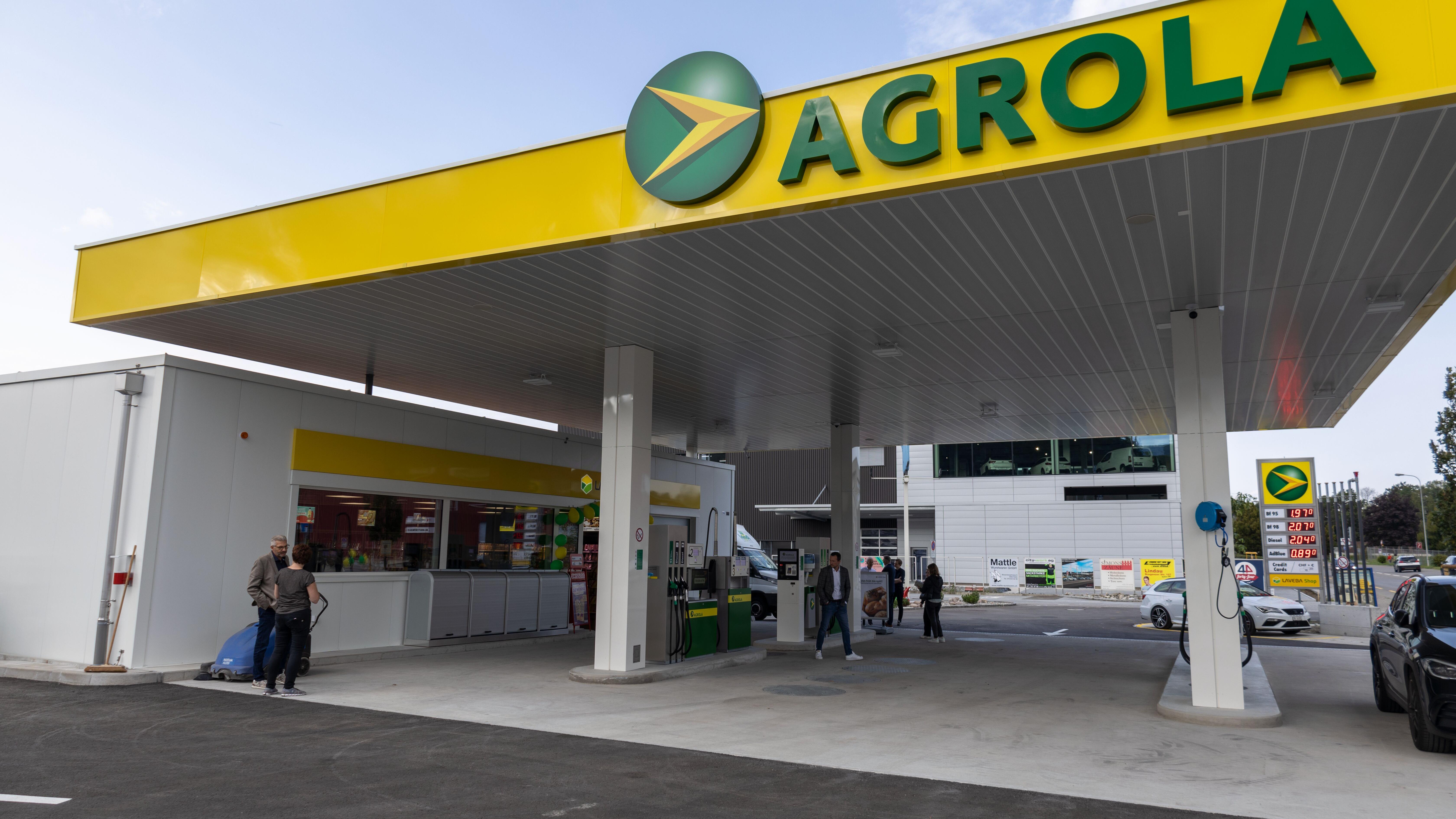 AGROLA Tankstelle & LAVEBA Shop Thal, LAVEBA LANDI AG, Burietstrasse in Thal