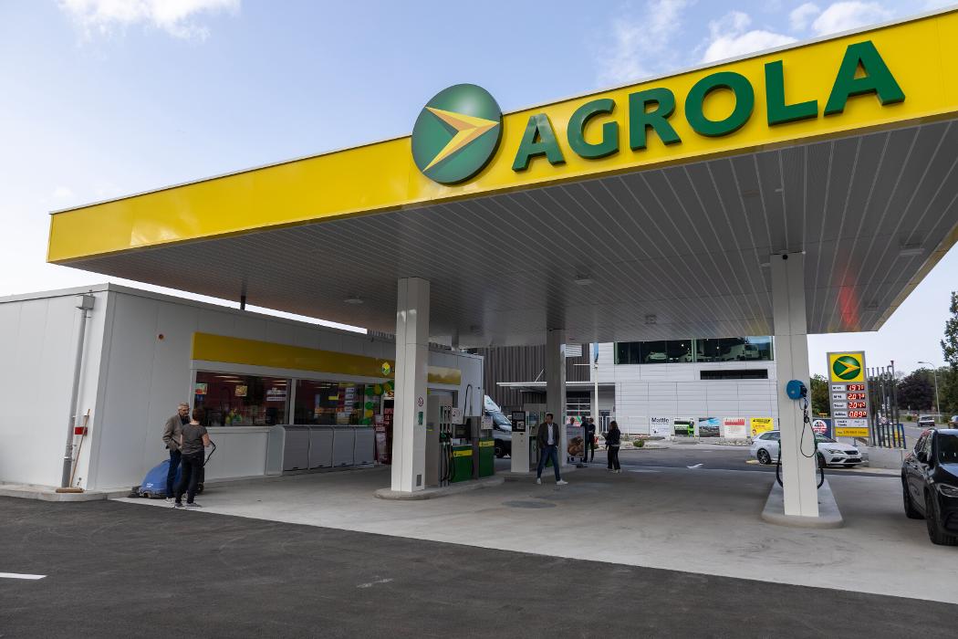 AGROLA Tankstelle & LAVEBA Shop Thal, LAVEBA LANDI AG, Burietstrasse in Thal