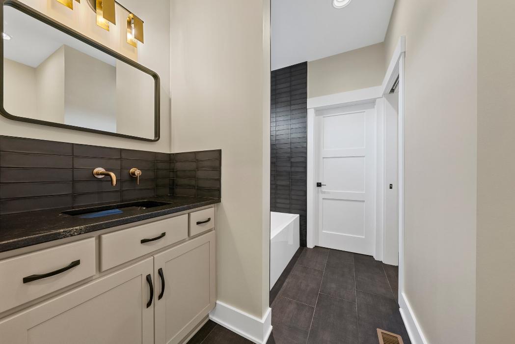 Tom Goodworth Construction Image