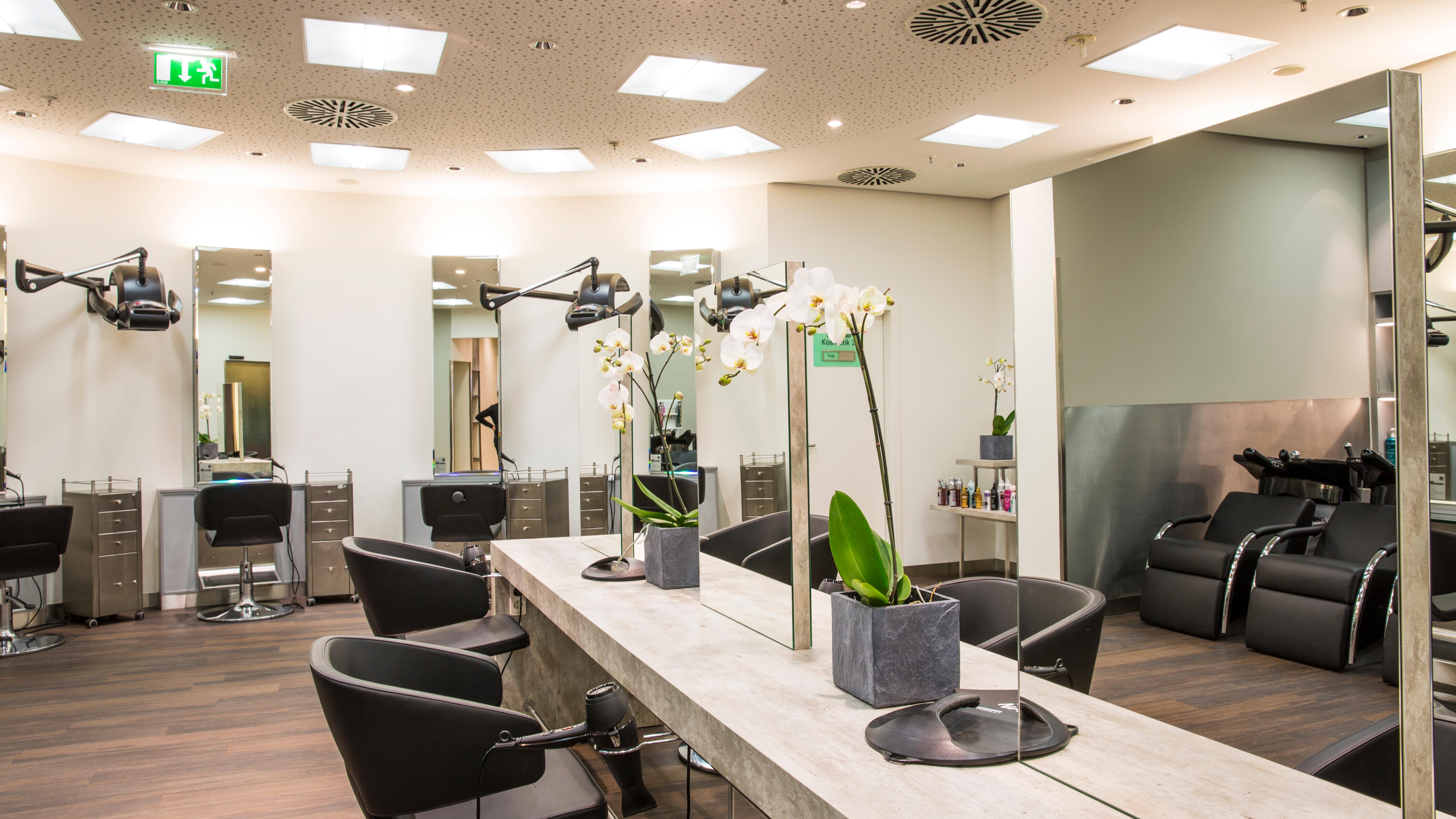 DIE FRISEURE - Breuninger Ludwigsburg, Heinkelstraße in Ludwigsburg