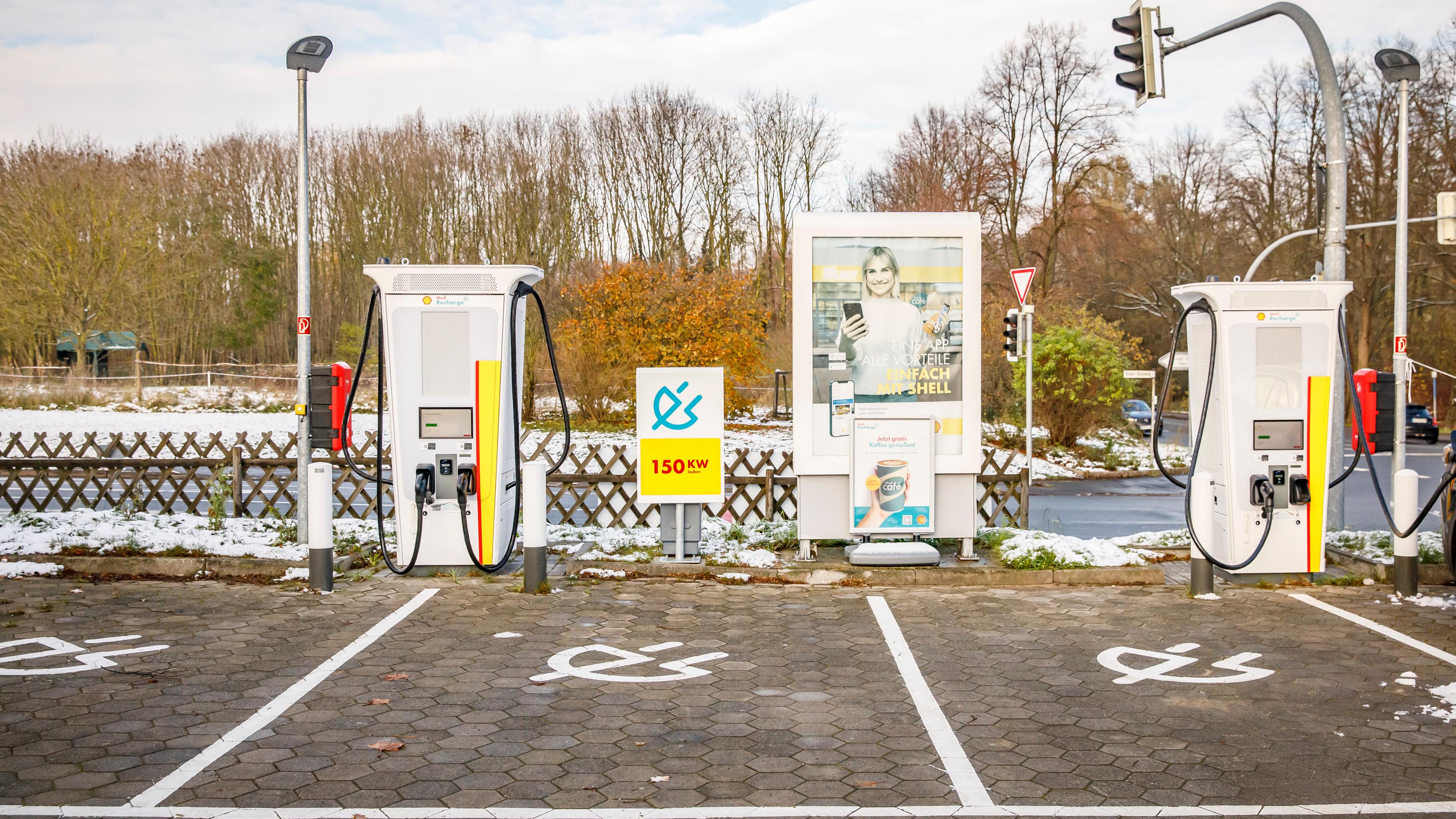 Shell Recharge Charging Station, Göttinger Straße in Hemmingen