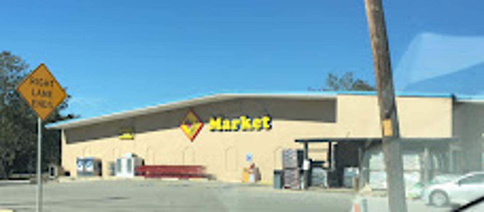 Lowe's Market - Goliad, TX