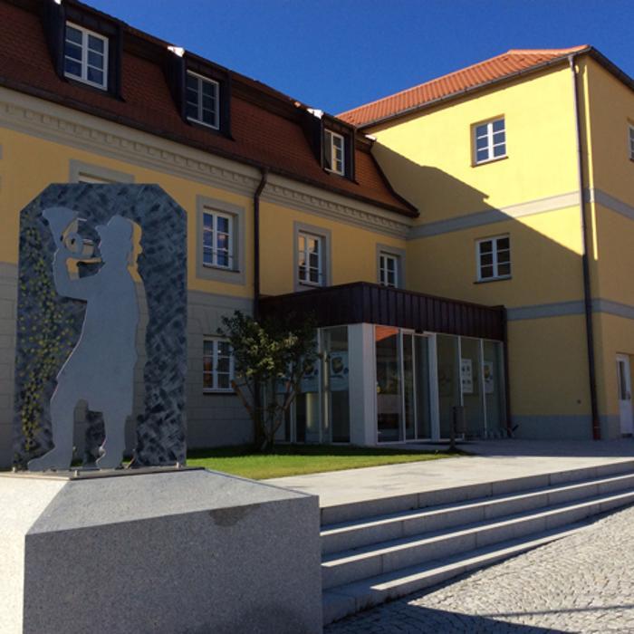 VR-Versicherungsdienst GmbH, Geschäftsstelle Oberschneiding, Straubinger Straße in Oberschneiding