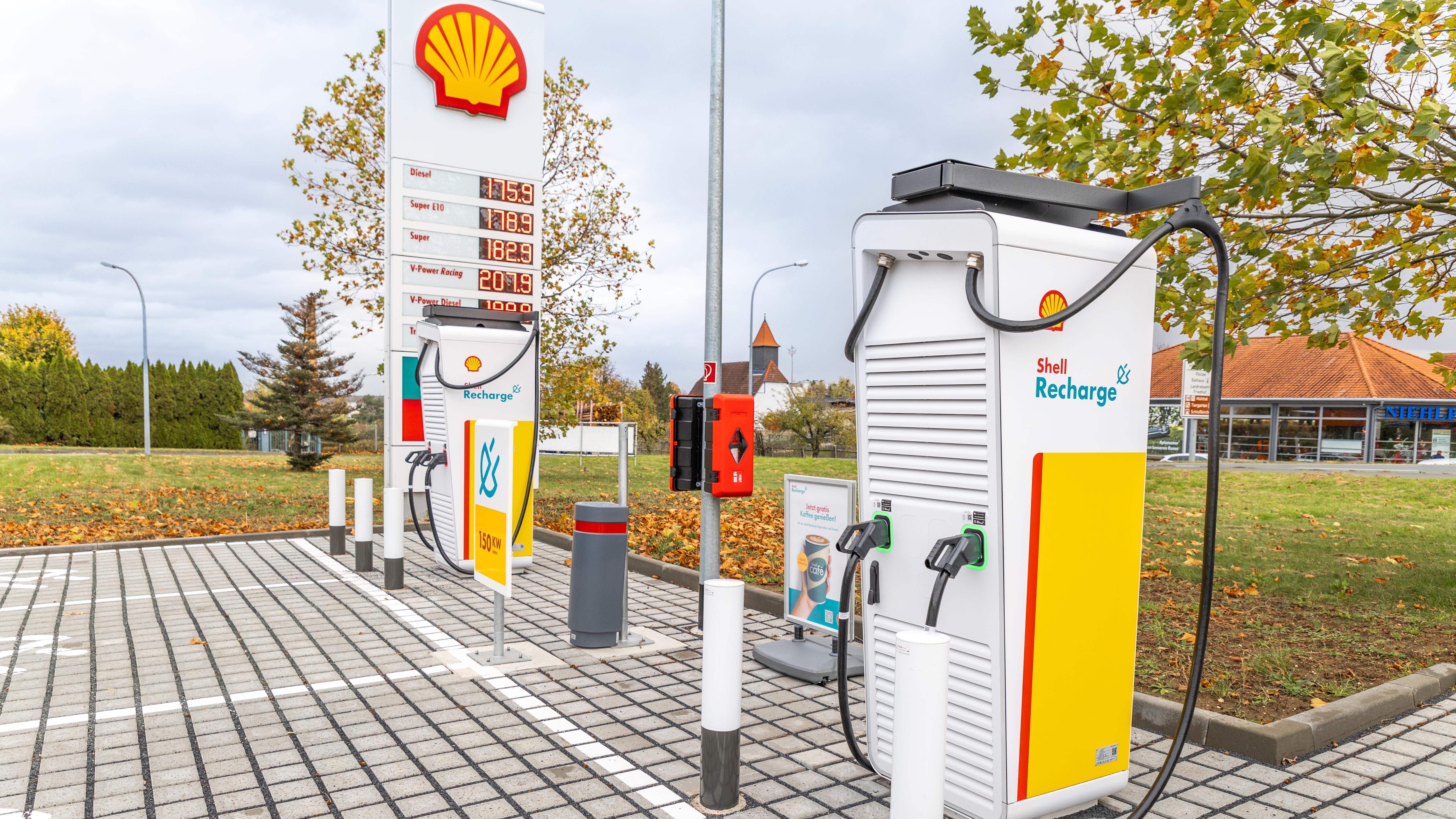 Shell Recharge Charging Station, Jenaer Straße in Eisenberg