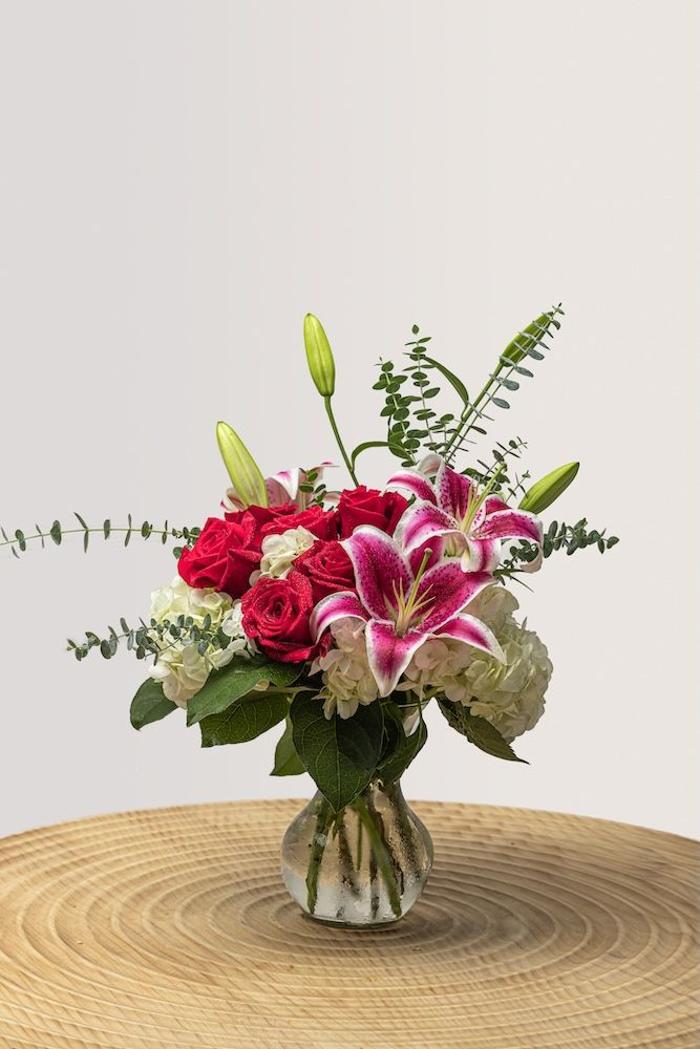 Martina's Flowers and Gifts Image