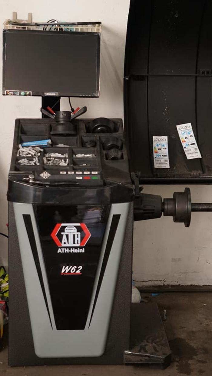 Reifen Service KA, Klütjenfelder Straße in Hamburg