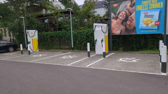 Shell Recharge Charging Station, Wollankstraße in Berlin