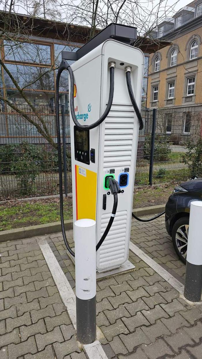 Shell Recharge Charging Station, Wollankstraße in Berlin
