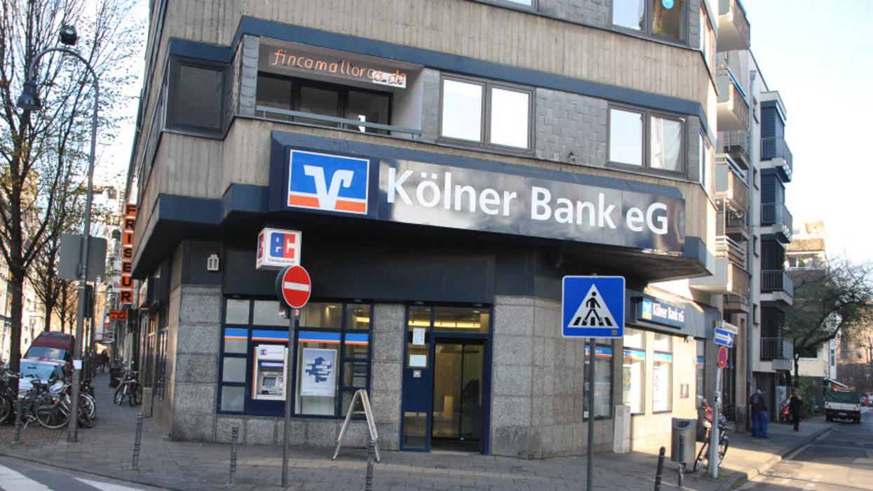Volksbank Köln Bonn eG - SB-Standort Chlodwigplatz, Im Ferkulum in Köln
