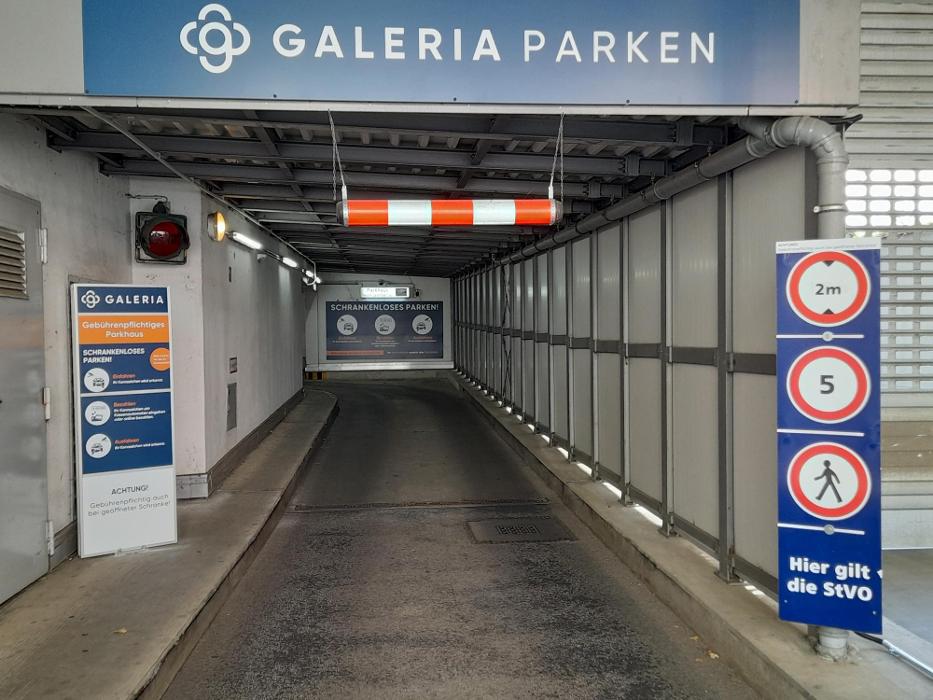 Parkhaus GALERIA Berlin Spandau, Breite Straße in Berlin