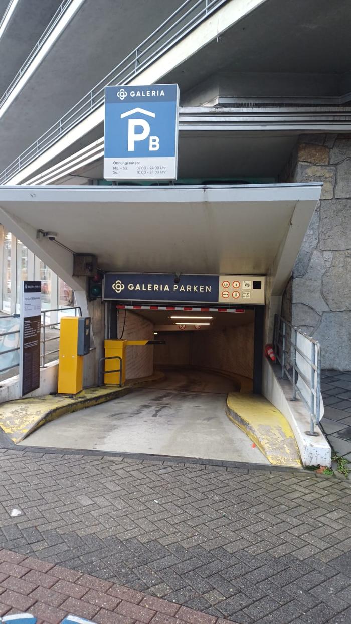 Parkhaus GALERIA Köln Hohe Straße B, Cäcilienstraße in Köln