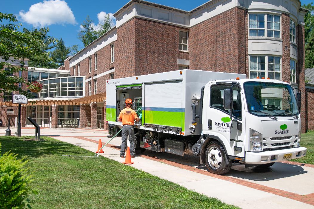 SavATree - Tree Service & Lawn Care - Thiensville, WI