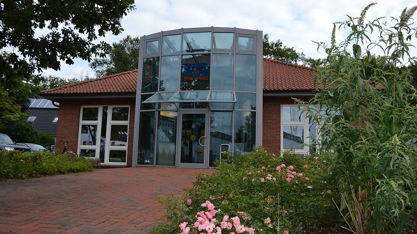 VR VideoService-Filiale Hennstedt, VR Bank Schleswig-Holstein Mitte eG, Niederlassung VR Bank Westküste, Tellingstedter Straße in Hennstedt