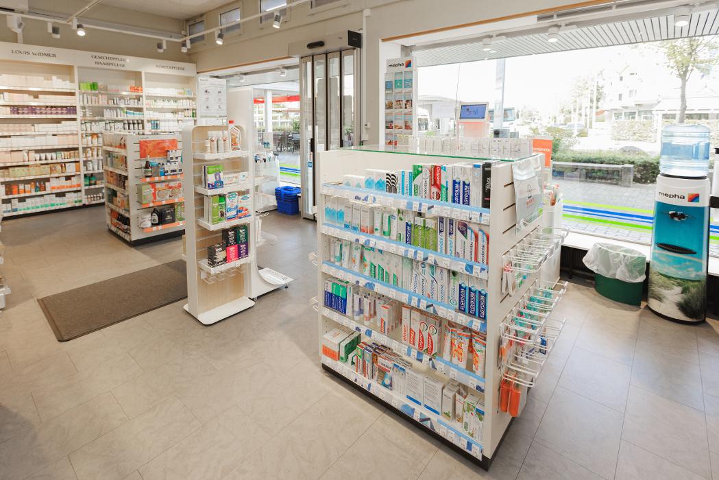 BENU Schwerzenbach, Bahnstrasse in Schwerzenbach