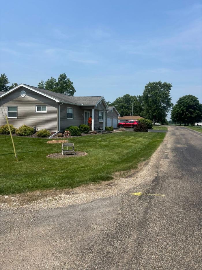 Plue's Tree Service Image