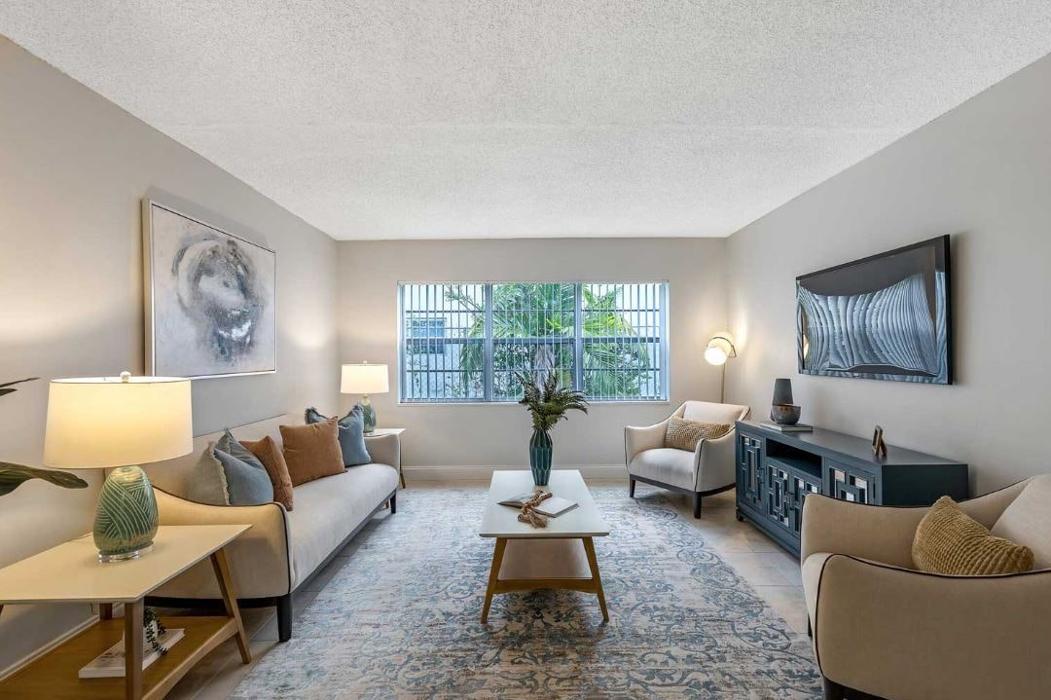 Amberstone Apartments - Pompano Beach, FL