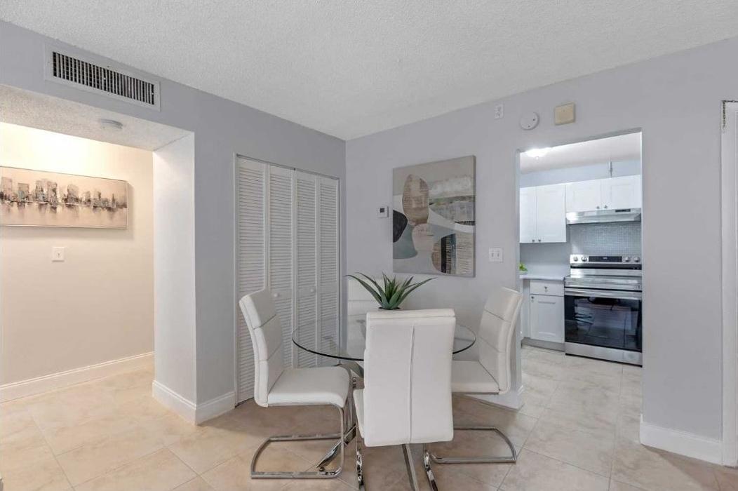 Amberstone Apartments - Pompano Beach, FL