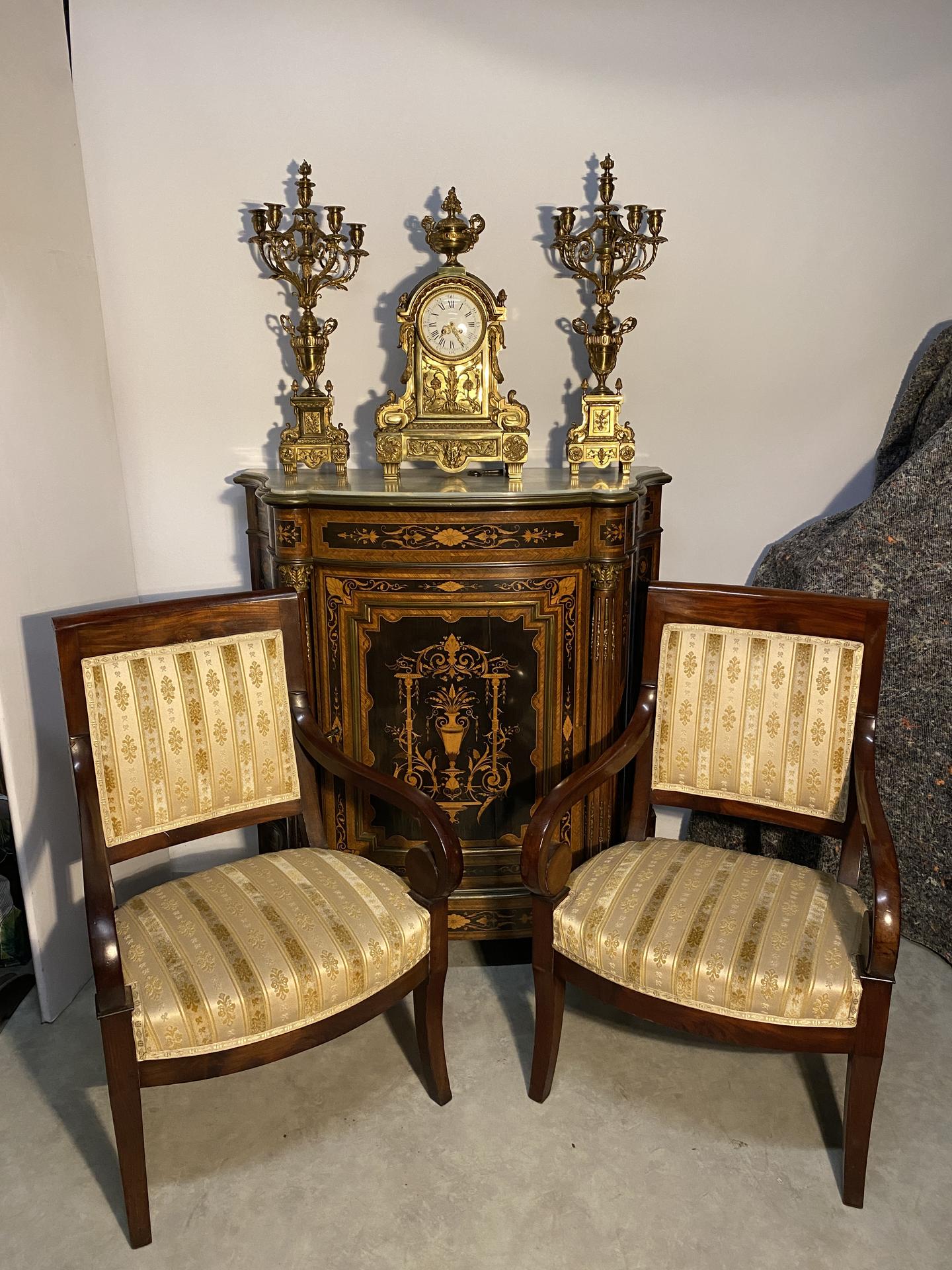 Antiquités Saint-Louis Meubles, articles de décoration