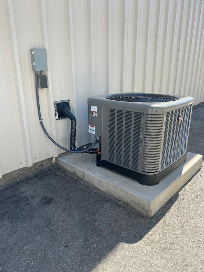 Royal California Air - Bakersfield, CA