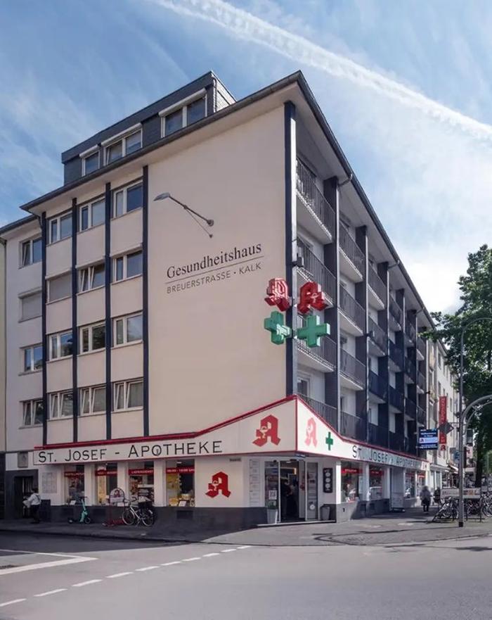 St. Josef-Apotheke, Breuerstraße in Köln