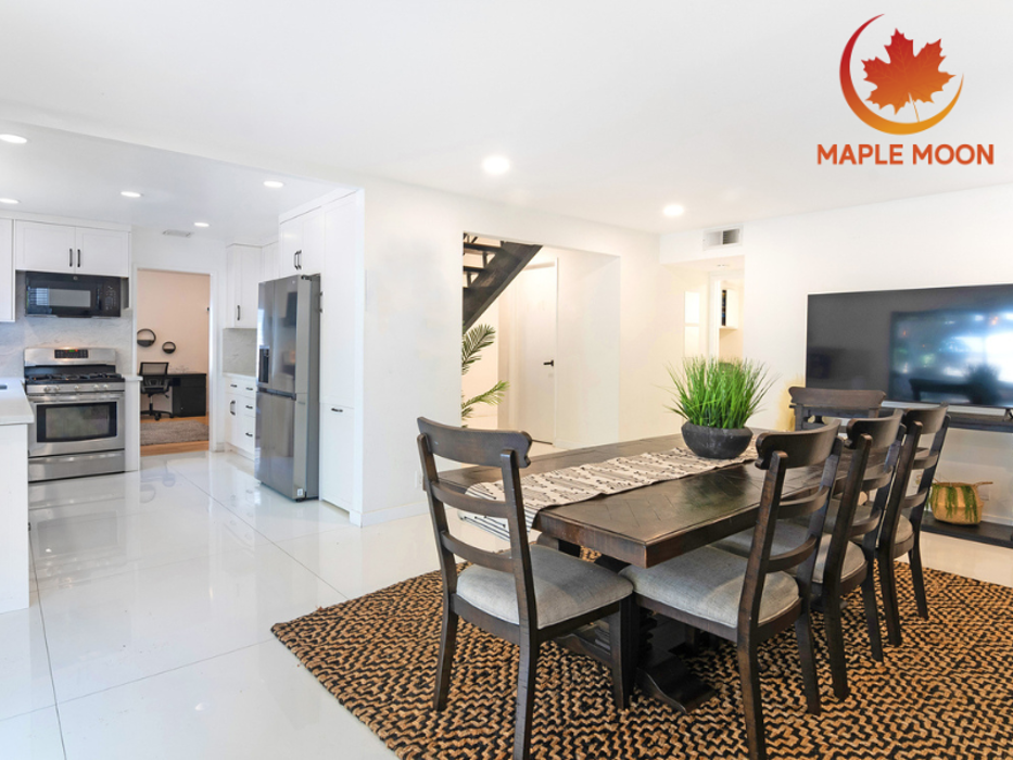 Maple Moon LLC - Winnetka, CA