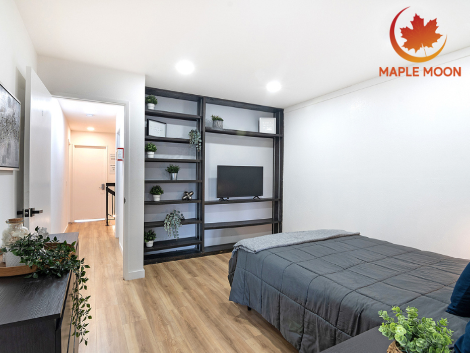 Maple Moon LLC - Winnetka, CA