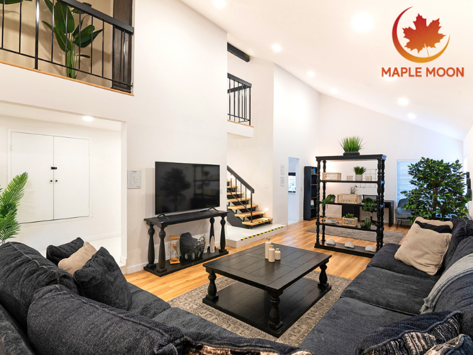 Maple Moon LLC - Winnetka, CA