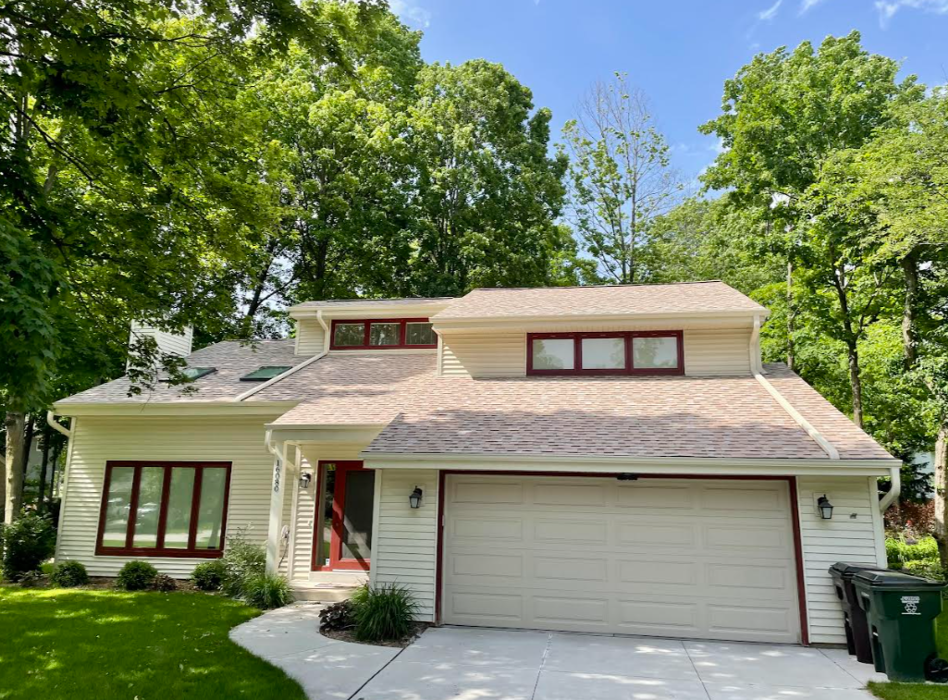 Milwaukee Roofing Image