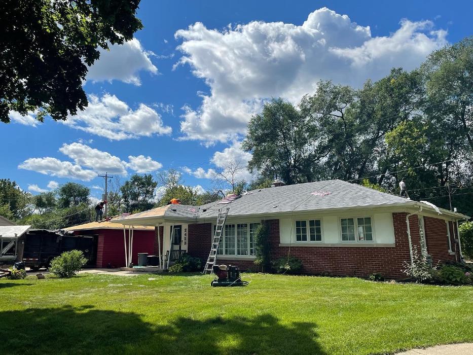 Milwaukee Roofing Image