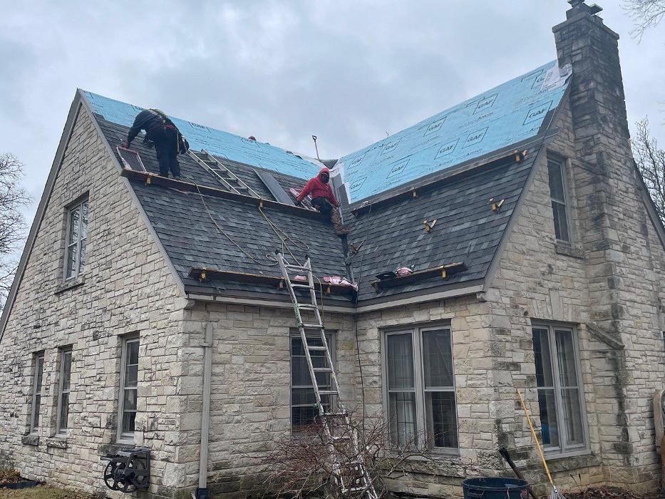 Milwaukee Roofing Image