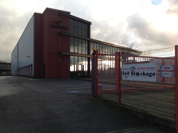 La pièce qui vous manque entrepôt et magasin général