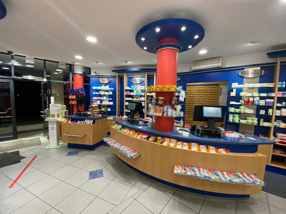 Sennestadt Apotheke, Reichowplatz in Bielefeld