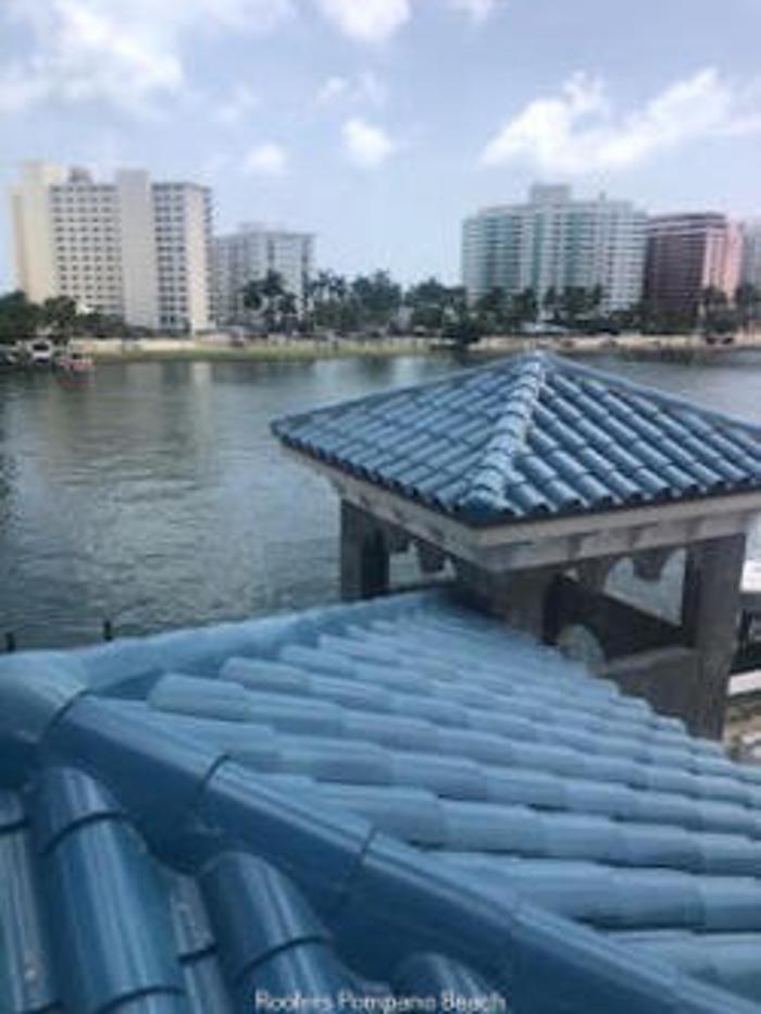 Gomez Roofing and Solar Image