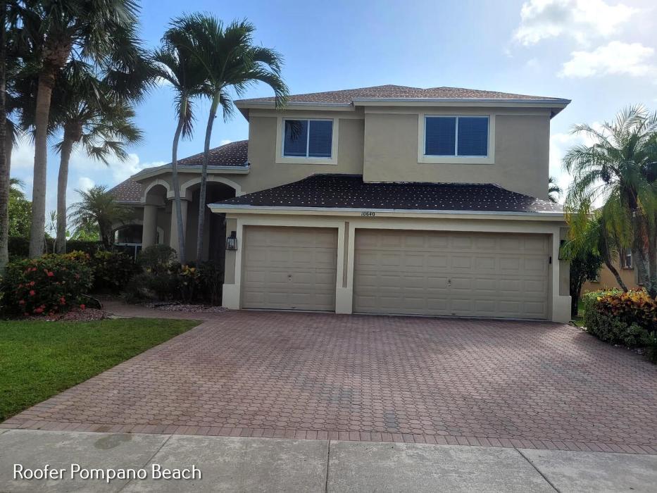 Gomez Roofing and Solar Image